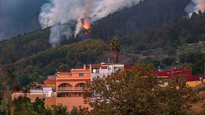 Once municipios afectados por el incendio de Tenerife, que sigue sin control