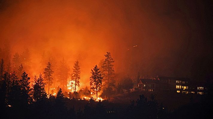 Telediario Fin de Semana - Canadá sufre evacuaciones masivas de más de 35.000 personas ante los centenares de incendios