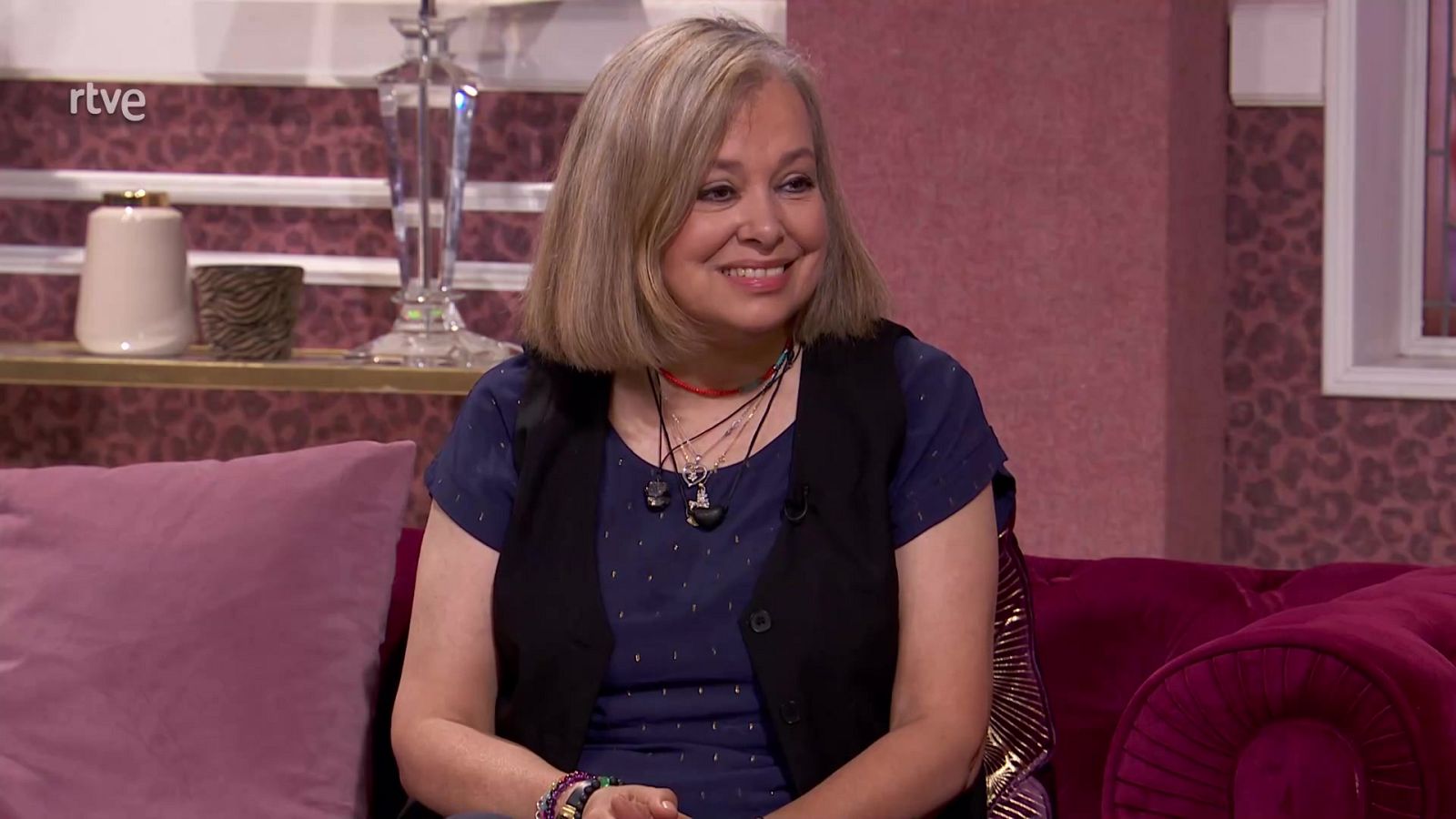 Cine de barrio - La descarriada (presentación) - ver ahora