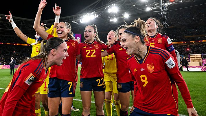 La fiesta sobre el césped de las campeonas del mundo