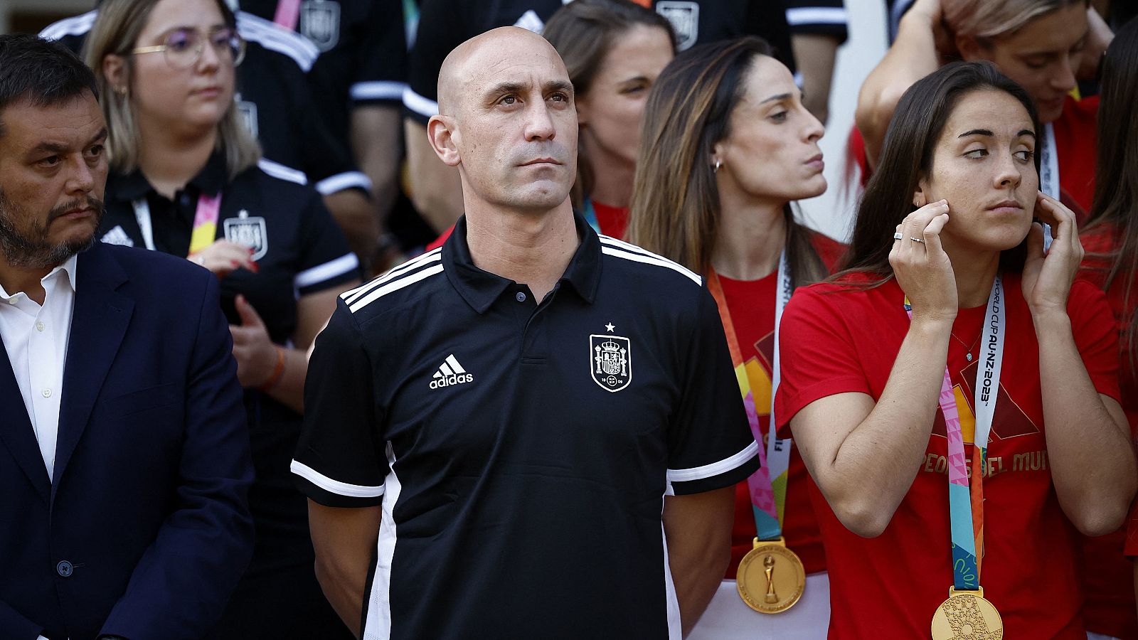 Más voces se unen a la petición de dimisión de Luis Rubiales por su beso a Jenni Hermoso - ver ahora