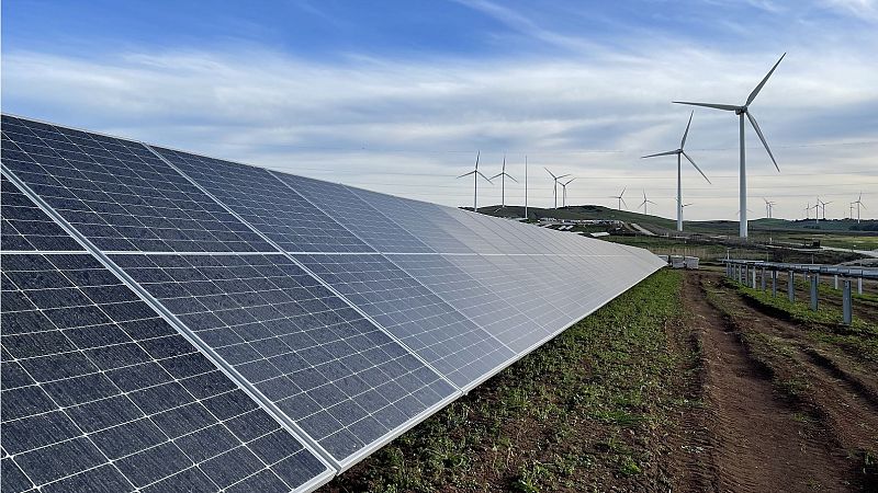 La energía fotovoltaica destrona a la eólica como líder de las renovables