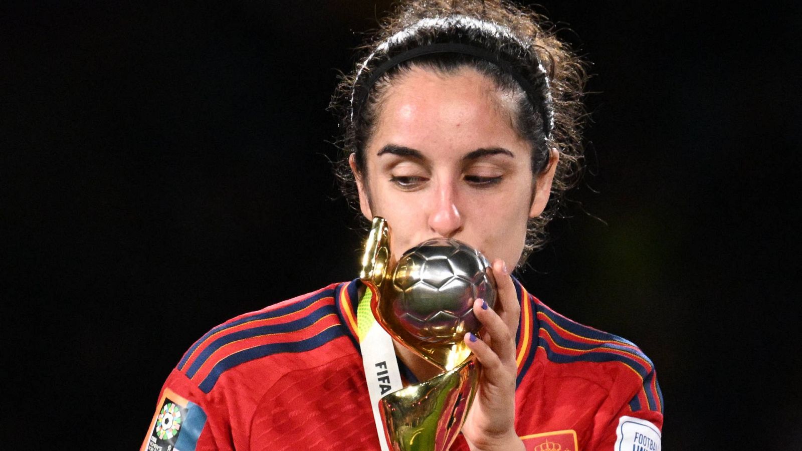 Oihane Hernández sobre el beso de Rubiales a su compañera Jenni Hermoso: "Fue desafortunado" -- Ver ahora