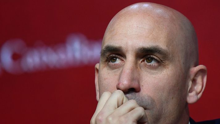 Telediario 1 - La FIFA abre expediente disciplinario a Rubiales por su beso no consentido con Jenni Hermoso