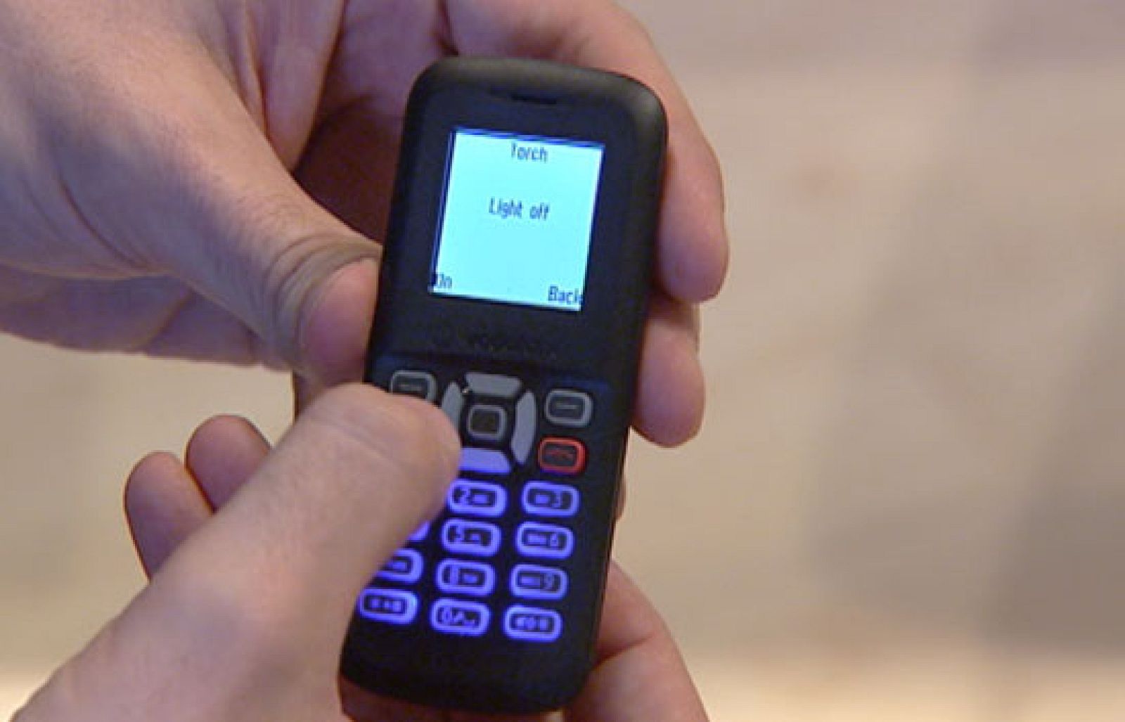 El teléfono móvil más barato del mundo - Ciencia y tecnología en Rtve.es | Ver