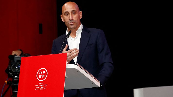 Telediario 1 - Rubiales se niega a dimitir y afirma que su beso a Jenni Hermoso fue "consentido"