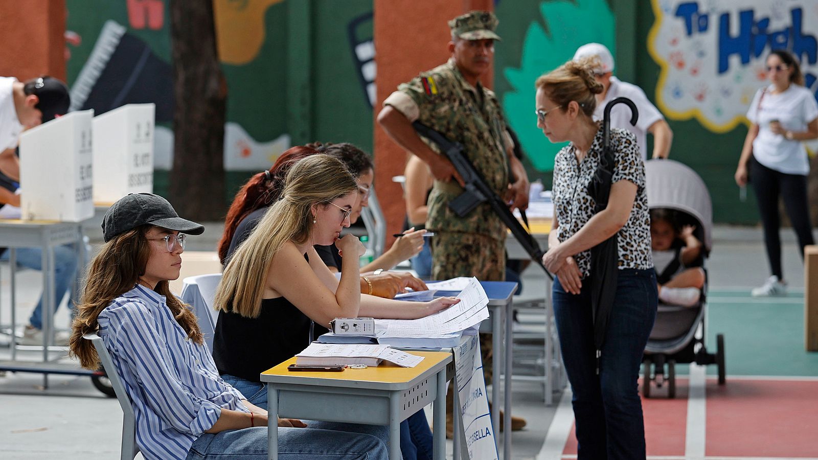 Los residentes de Ecuador en el exterior votarán de nuevo