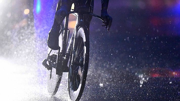  - DSM da la sorpresa y vence en la contrarreloj por equipos con el mismo tiempo que Movistar