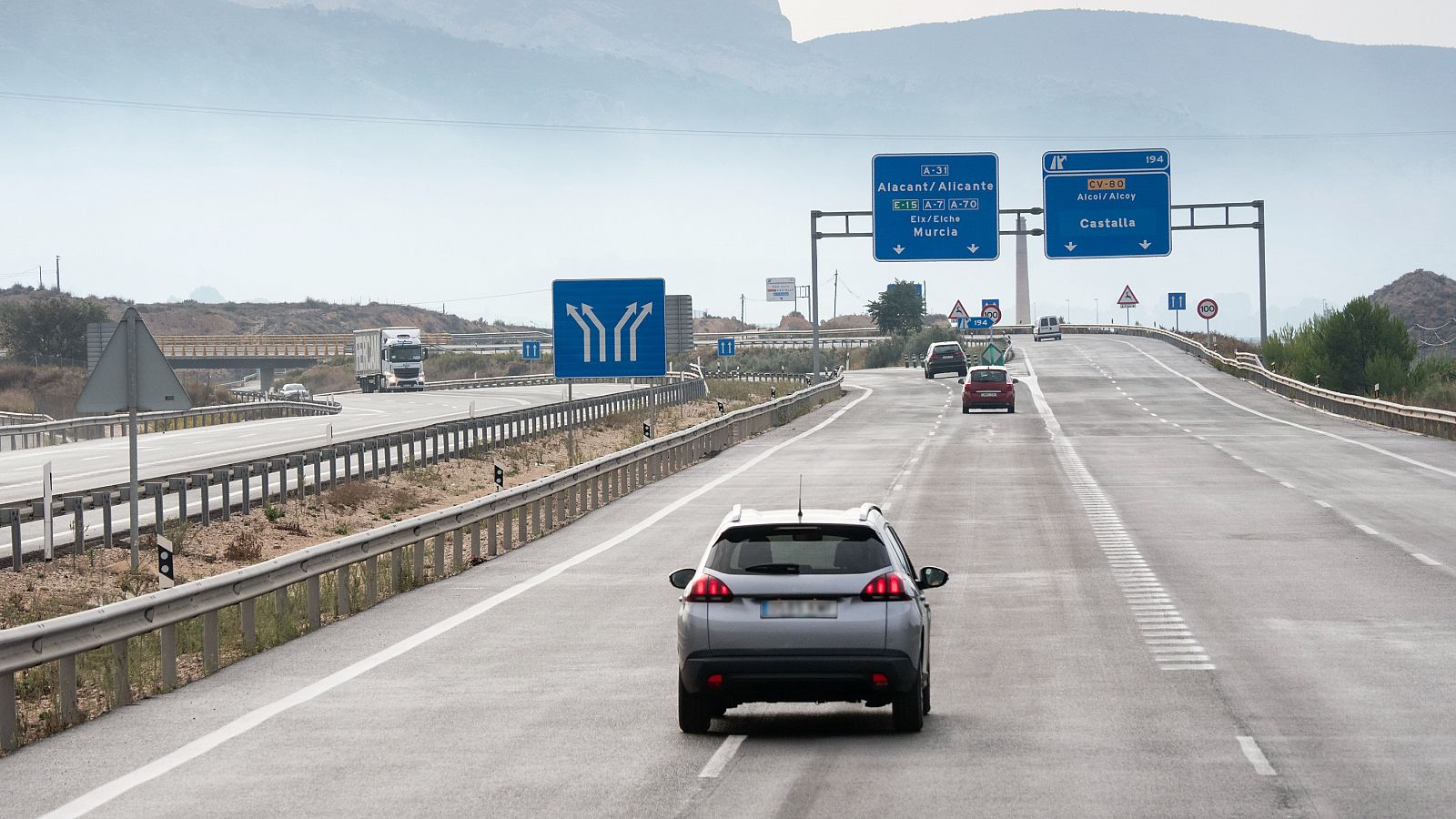 El síndrome del carril izquierdo' se impone entre los conductores