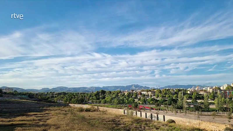 Baja probabilidad de algún chubasco localmente fuerte en Baleares al principio. Temperaturas significativamente altas en el litoral de Huelva - ver ahora