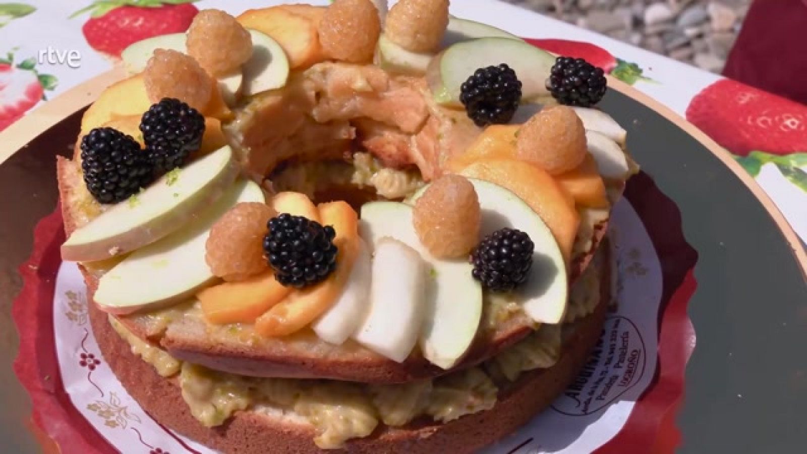 Aquí la Tierra - Bizcocho casero con frutas riojanas