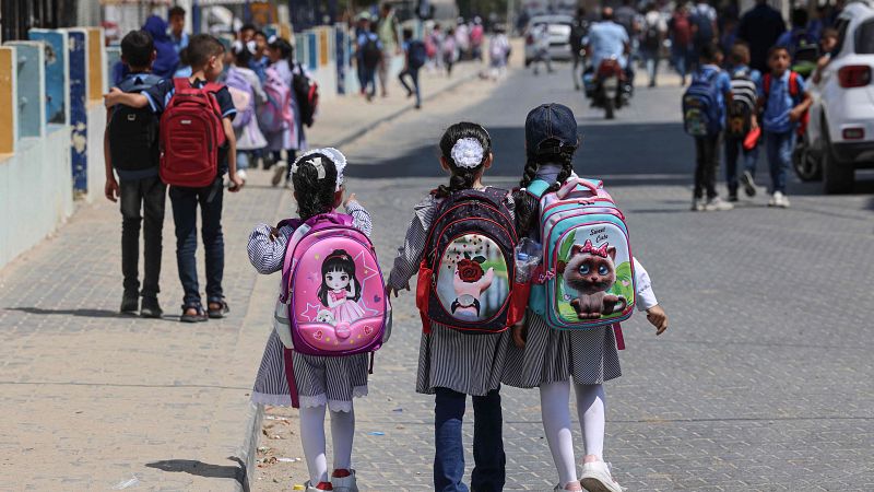 Los escolares de Gaza vuelven a las clases con la incertidumbre de no saber si podrán acabar el curso