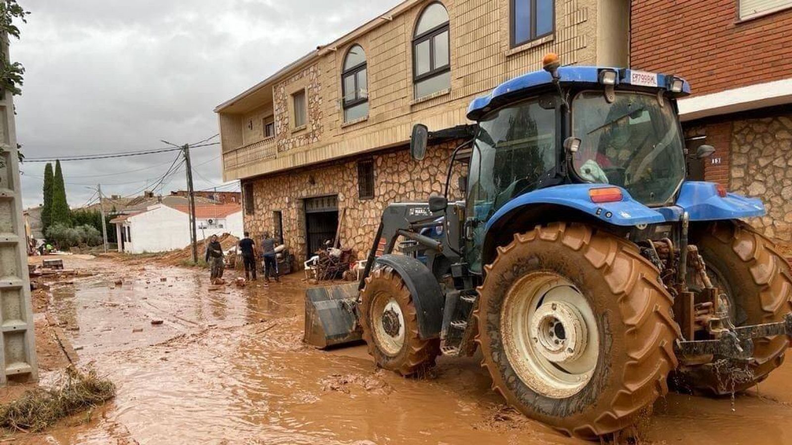 Telediario Fin de Semana: Los efectos de la DANA: casas inundadas y derrumbes | RTVE Play