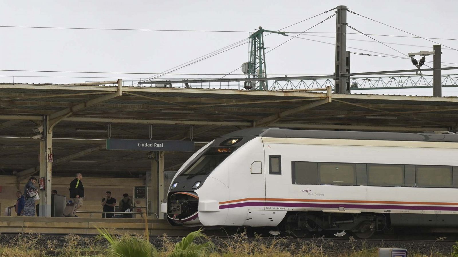 La DANA impacta sobre la movilidad de España por tierra, mar y aire