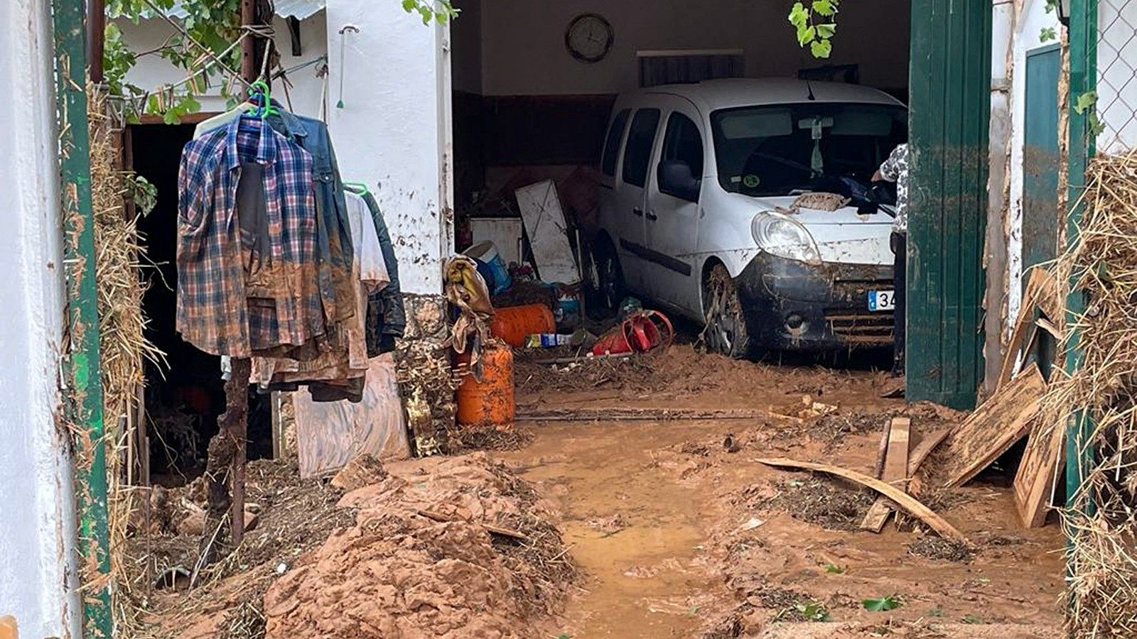 "Si no es por ellos yo estaba ya enterrada": el angustioso rescate de Felisa tras quedar atrapada por las lluvias