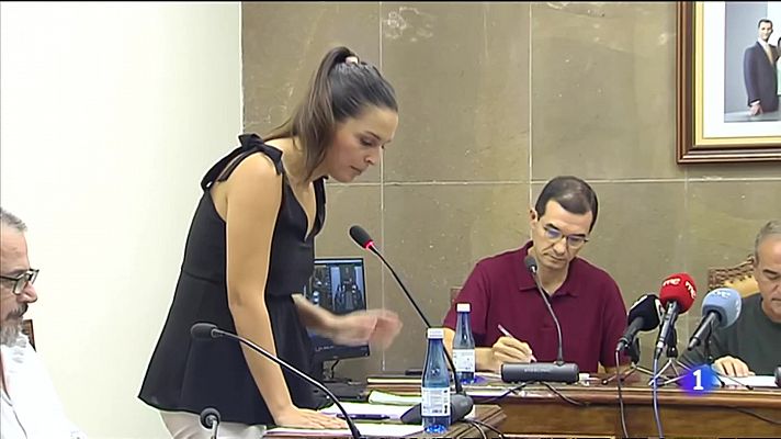 L'informatiu - Comunitat Valenciana - Pren possesió l'alcaldessa de Vilafamés, Ana Andrada, després d'una moció de censura