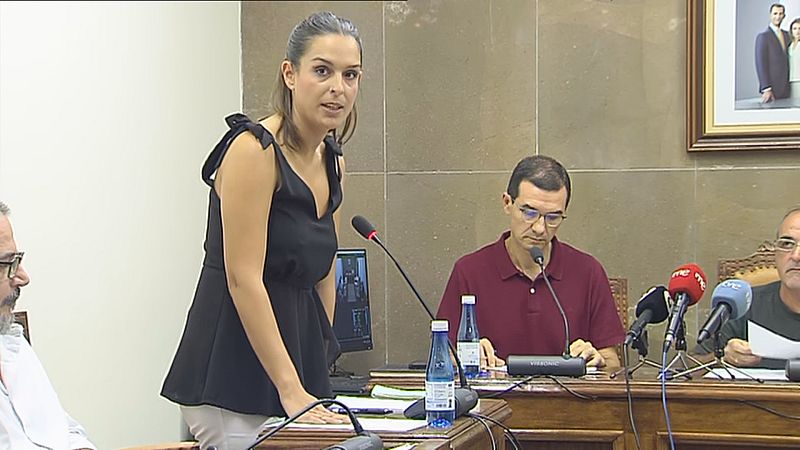 Pren possesió l'alcaldessa de Vilafamés, Ana Andrada, després d'una moció de censura