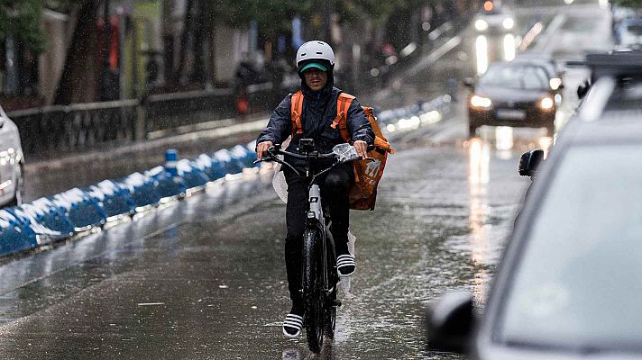 Este martes suben las temperaturas pero se mantienen los cielos cubiertos y las lluvias