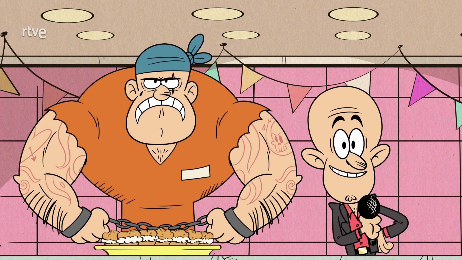 Room with a Feud - Una casa de locos en inglés | Watch