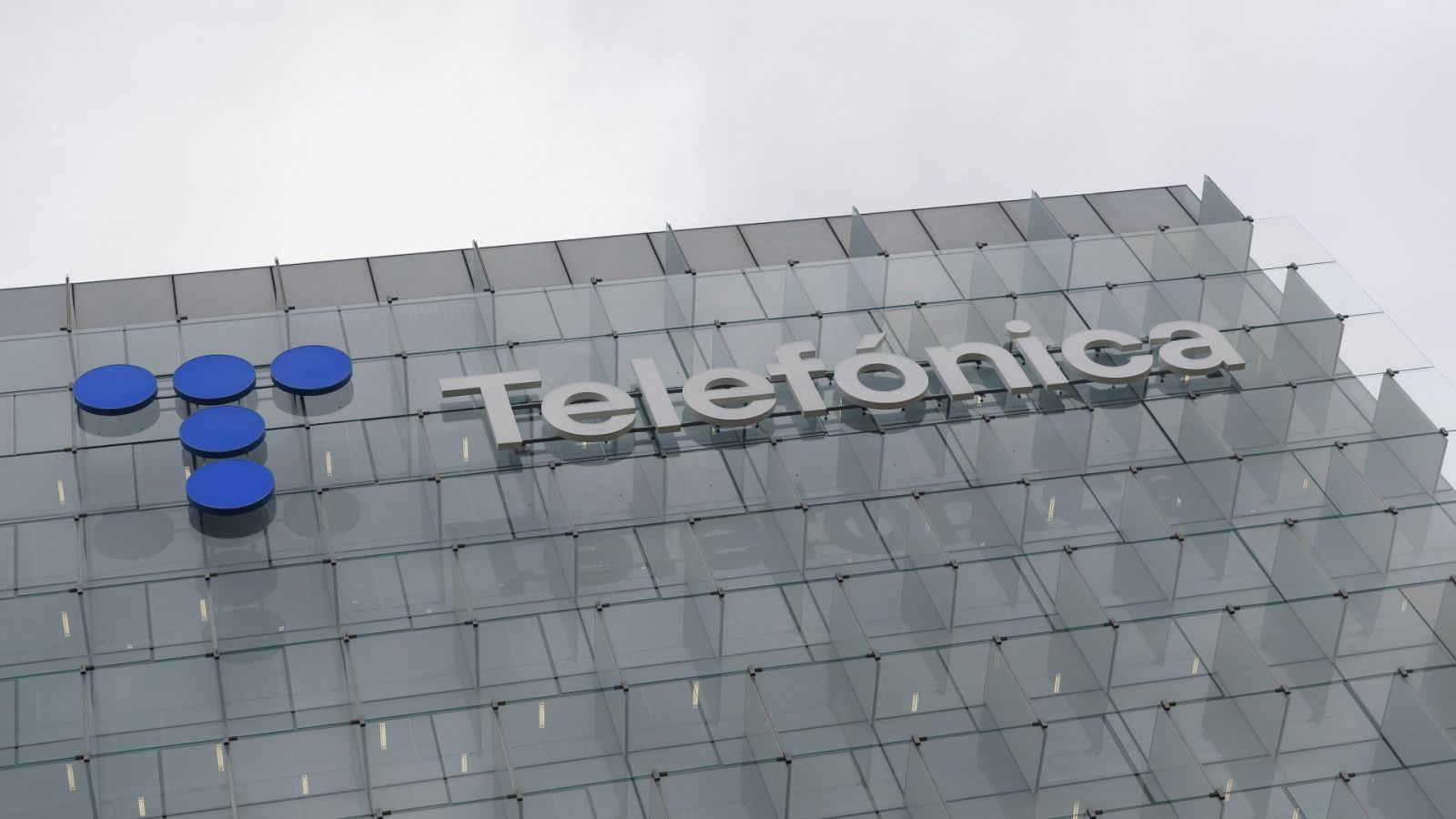 La compañía saudí STC Group ha adquirido el 9,9&% de las acciones de Telefónica, lo que le convierte en el primer accionista del grupo español.