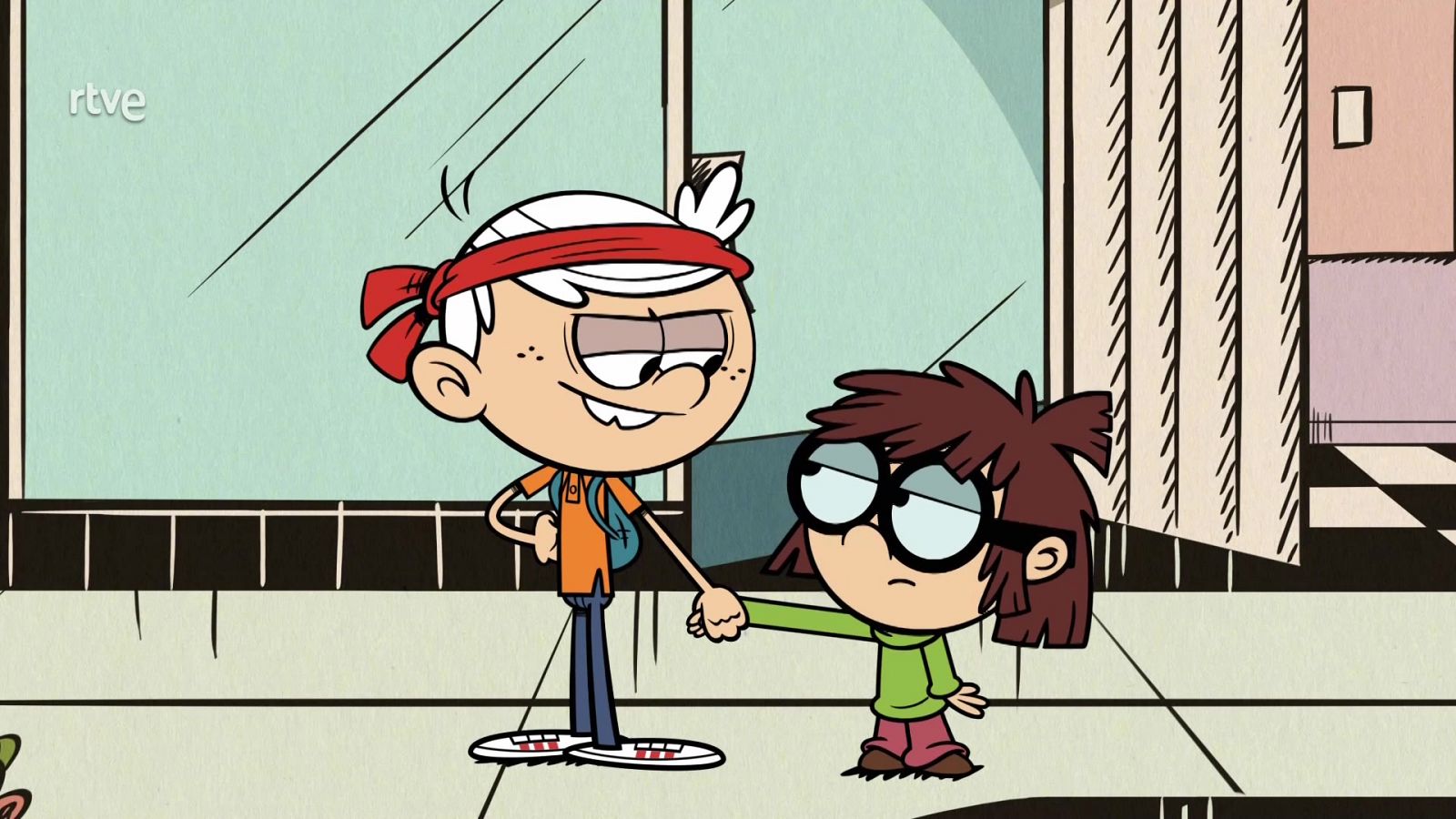 Mall of Duty - Una casa de locos en inglés | Watch