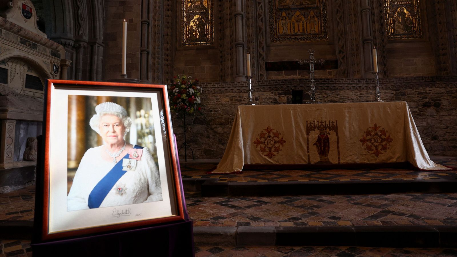 Un año de la muerte de Isabel II con pocos cambios en la monarquía británica