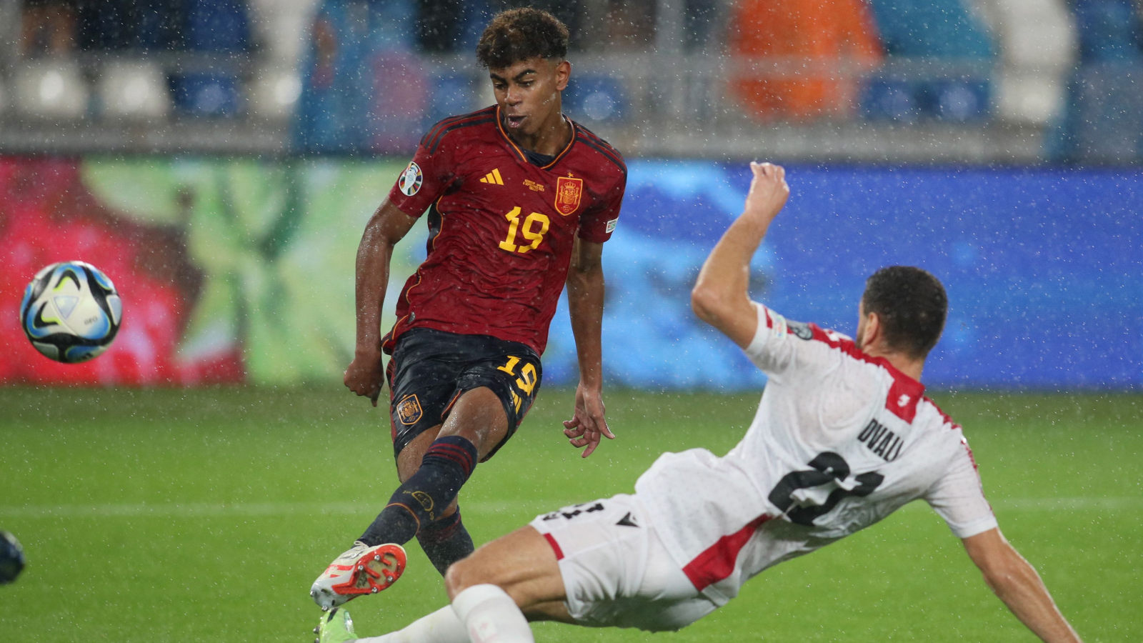 El gol de Lamine Yamal ante Georgia en su debut, doble récord El gol de Lamine Yamal ante Georgia en su debut, doble récord