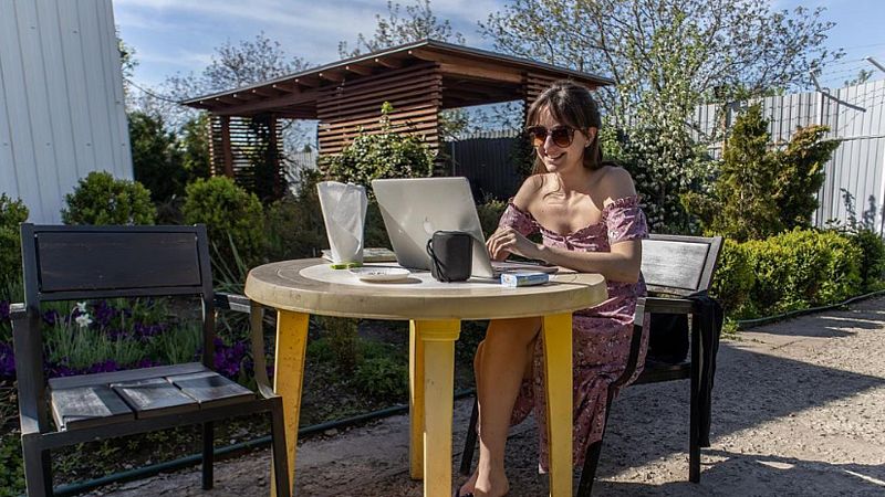 Una cooperante española y otro canadiense mueren en el ataque a un vehiculo humanitario en Ucrania