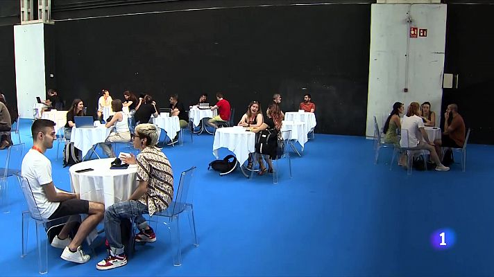 L'Informatiu - El videojoc independent se cita a la Farga de l'Hospitalet