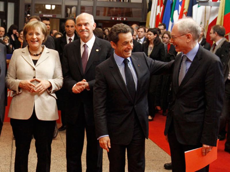 Europa 2010 repasa las conclusiones del Consejo Europeo celebrado en Bruselas sobre la futura estrategia económica de los 27. Entrevista al Vicepresidente de Política Territorial, Manuel Chaves.  