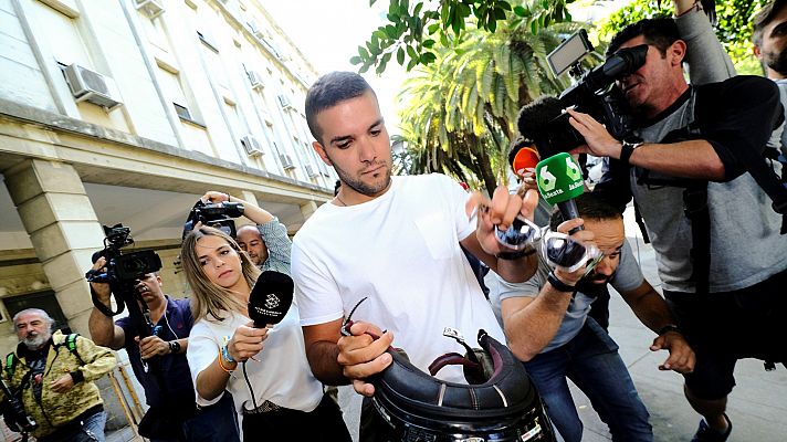 Informativo 24h - El TSJN rebaja en un año la pena a uno de los condenados de 'La Manada' en aplicación de la ley del 'solo sí es sí'