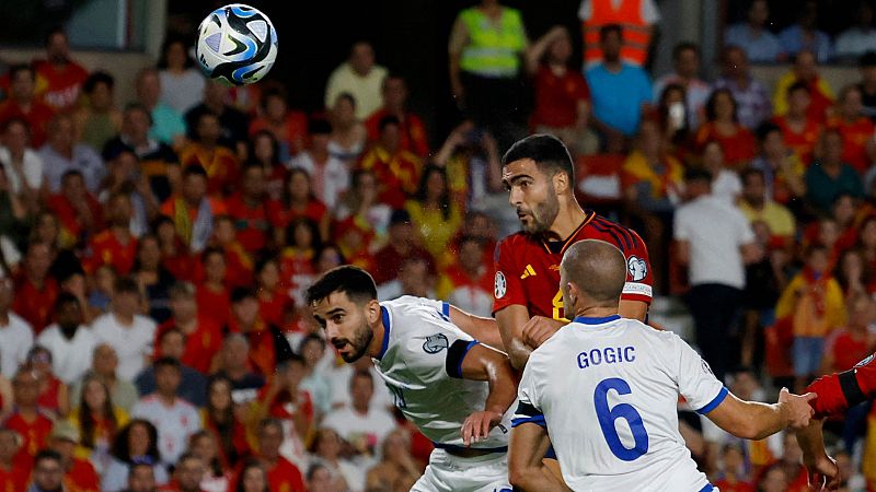 España - Chipre | Buen centro de Nico Williams y gran cabezazo de Mikel Merino (2-0) -- Ver ahora en RTVE Play