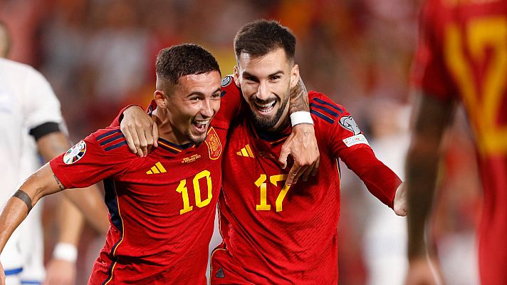 Fútbol - España - Chipre | Álex Baena marca un gol nada más debutar
