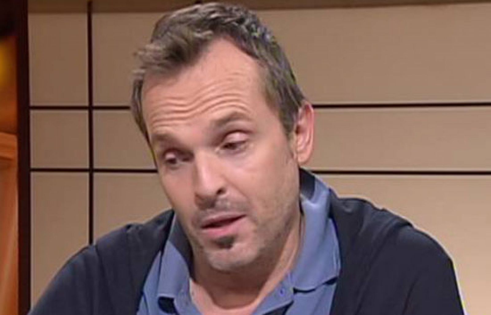 Baltasar Magro entrevista a Miguel Bosé en el programa 'De cerca' (2005).
