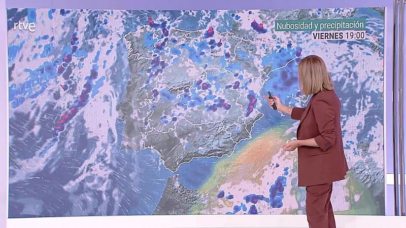 Chubascos y tormentas localmente fuertes en puntos de la mitad sur, Pirineo oriental e Ibérica oriental - ver ahora