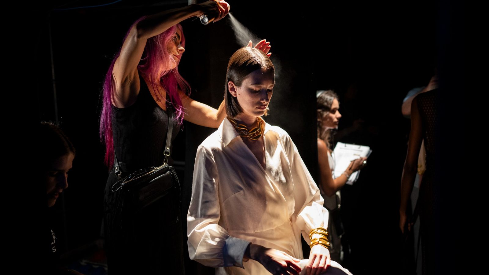 Los diseñadores muestran el trabajo en sus ateliers en la Semana de la Moda | Ver