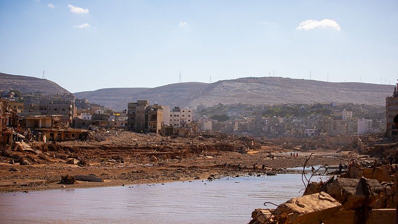 Libia centra sus esfuerzos en recuperar los miles de cuerpos arrastrados por el agua