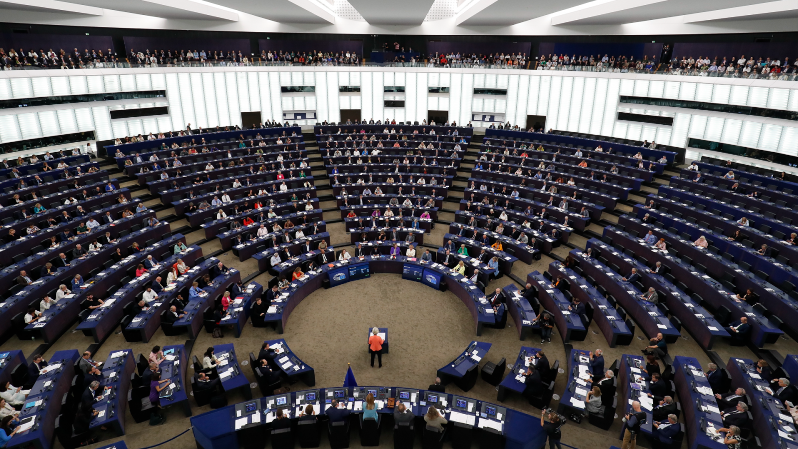 España se ofrece a pagar el coste del uso de lenguas cooficiales en la UE | Ver