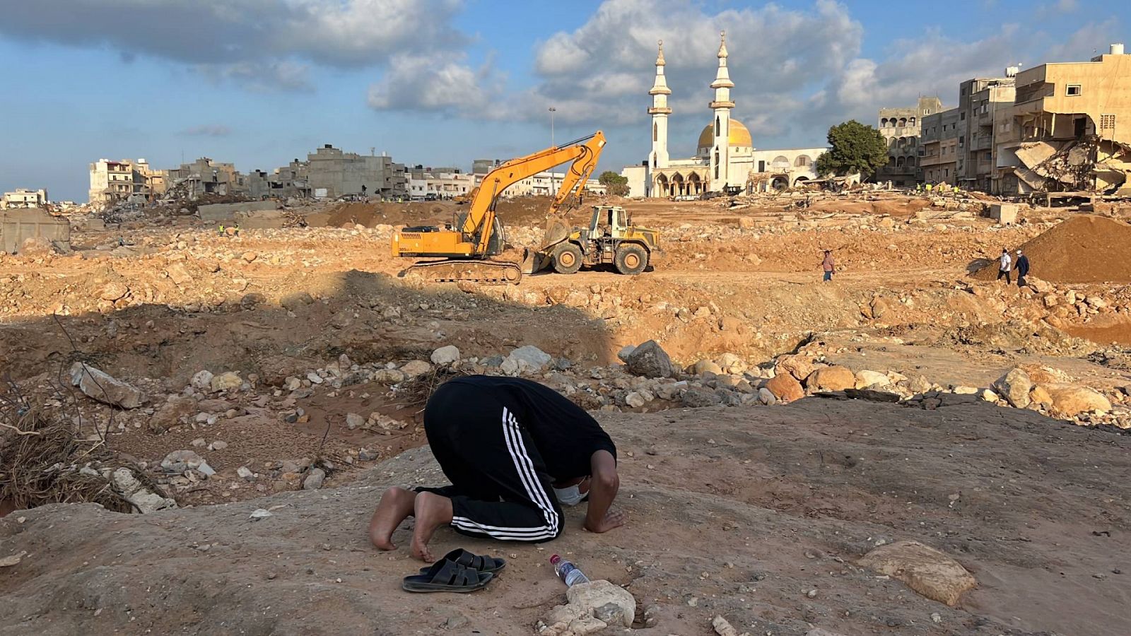 En la ciudad libia de Derna se siguen recuperando cuerpos de víctimas tras la catástrofe 