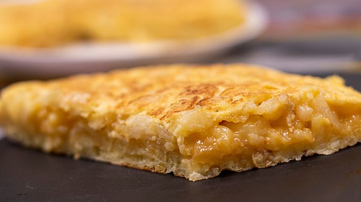 La mayoría prefiere la tortilla con cebolla y poco hecha