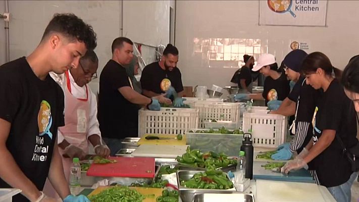 Telediario Fin de Semana - La ONG del chef José Andrés instala su cocina de campaña en Marruecos