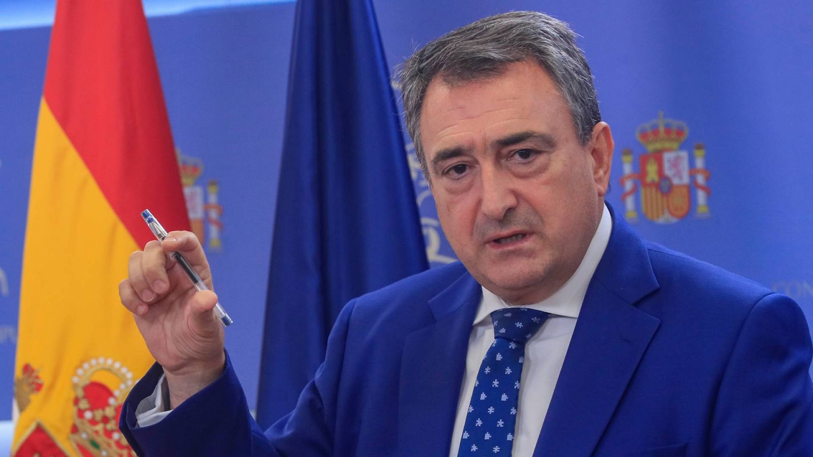 El PNV advierte que priorizar el catalán en la UE sobre el euskera y el gallego "no facilita" una investidura de Sánchez