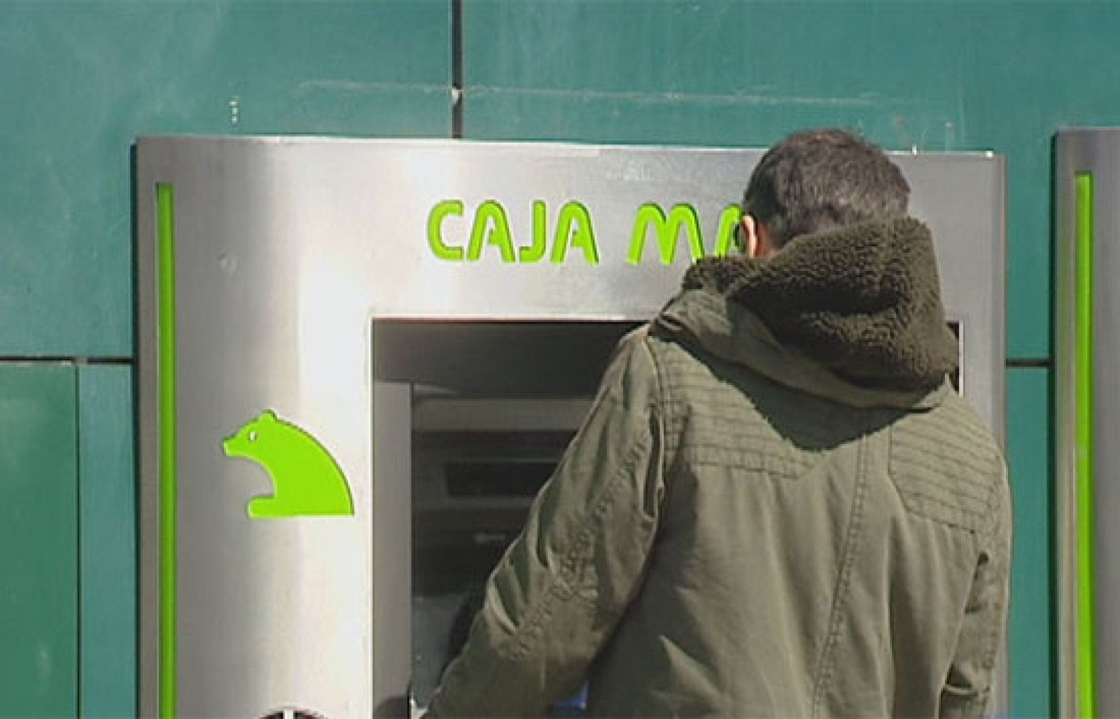 Santander, BBVA, Caja Madrid y Bankinter tendrán que retirar 13 cláusulas de sus contratos | Ver