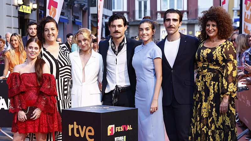 Los actores de 'La Promesa', encantados con los fans: sus ancdotas