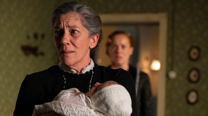 La promesa - Petra revela su verdadero parentesco con Feliciano