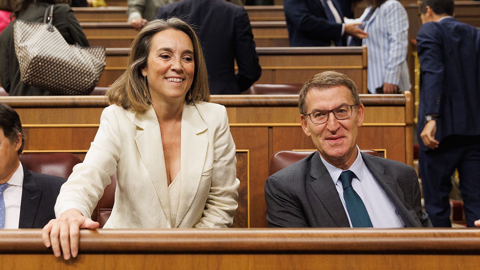 El PP insta a los socialistas a "reconsiderar" su posición y apoyen la investidura de Feijóo