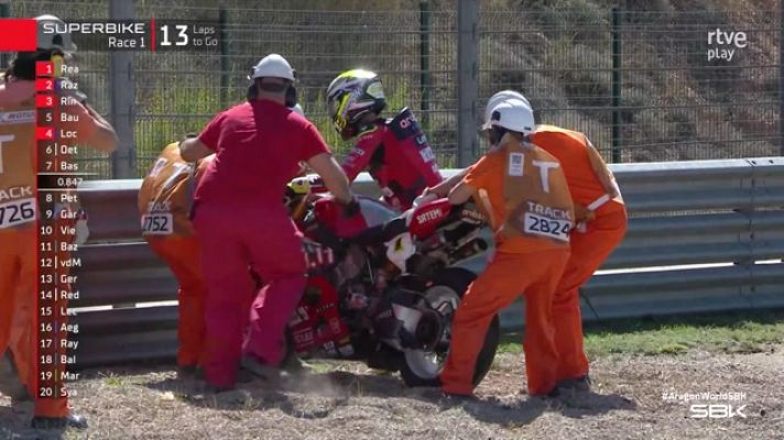 Álvaro Bautista se cae dos veces en la primera carrera en Aragón y abre la lucha por el Mundial de WSBK