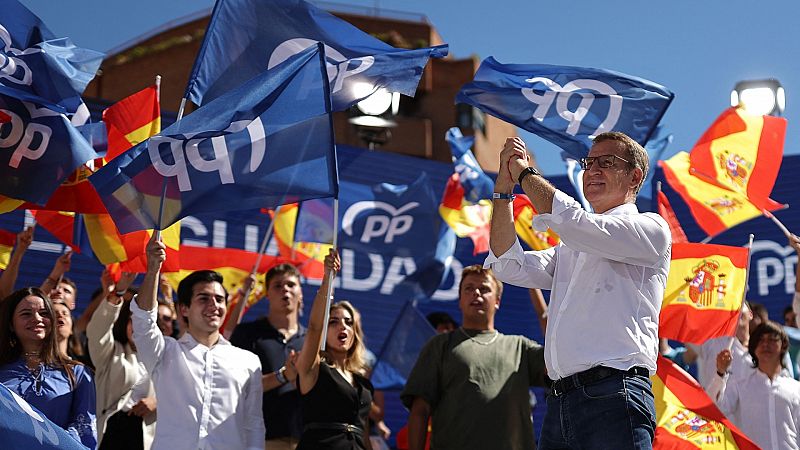 Feijóo asegura que negociar la amnistía es una "indignidad" en un multitudinario acto en Madrid