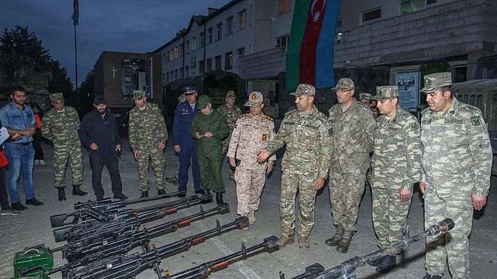 Telediario Fin de Semana - Azerbaiyán comienza a incautar las armas de las fuerzas pro armenias de Nagorno Karabaj