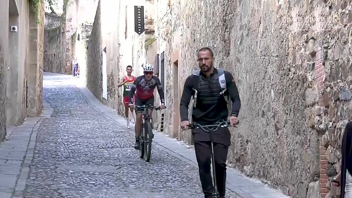 Atletismo - Music Run media maratón de Cáceres